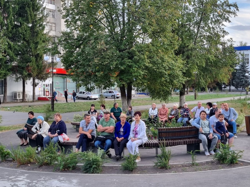 В честь Дня рождения нашего города в Центральном сквере состоялась концертная программа «Лучший город на земле».