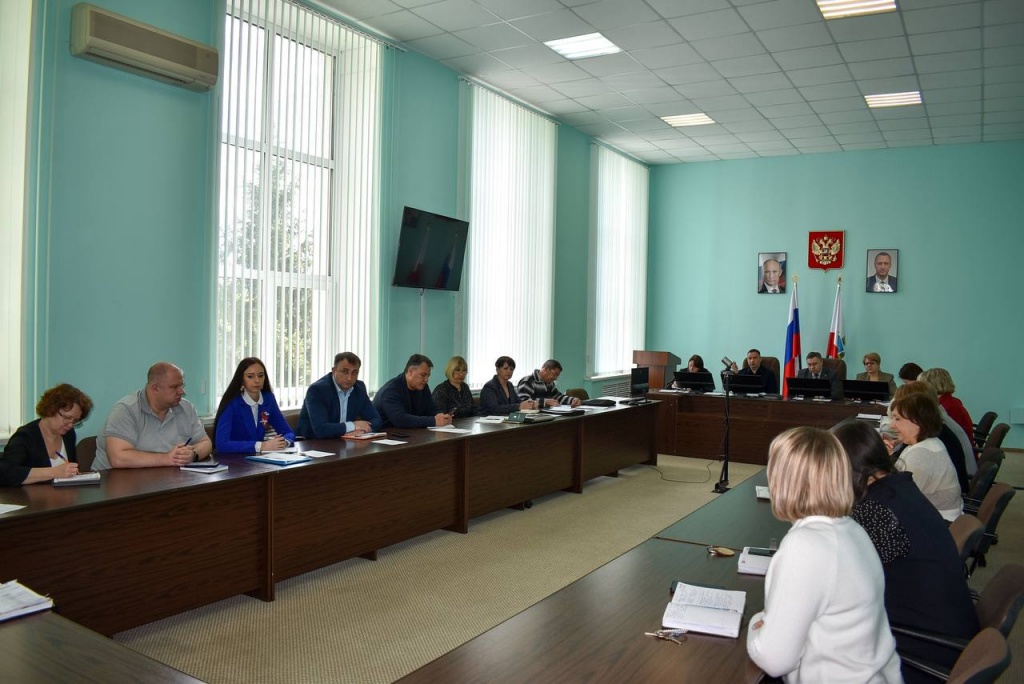 В администрации Ртищевского района прошло еженедельное постоянно действующее совещание с начальниками отделов администрации Ртищевского района и главами администраций сельских поселений..