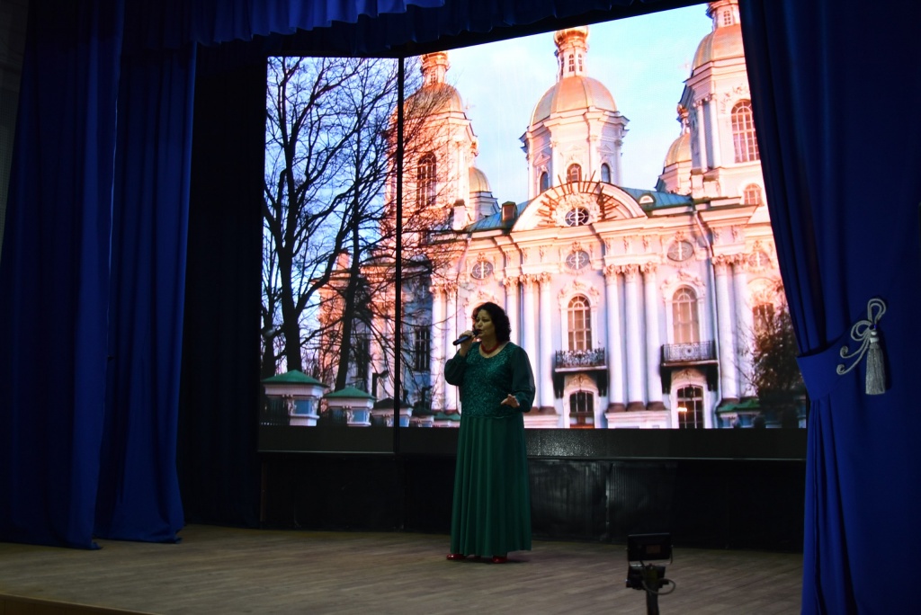 Сегодня в Городском культурном центре состоялось торжественное мероприятие, посвященное Дню народного единства..