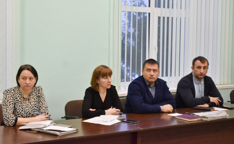 В администрации Ртищевского района состоялось постоянно действующее совещание. В администрации Ртищевского района состоялось постоянно действующее совещание.