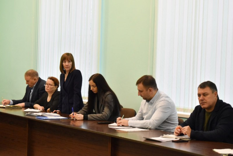 Глава Ртищевского муниципального района Александр Жуковский провел постоянно действующее совещание с начальниками отделов администрации Ртищевского района и главами администраций сельских поселений. Глава Ртищевского муниципального района Александр Жуковский провел постоянно действующее совещание с начальниками отделов администрации Ртищевского района и главами администраций сельских поселений.